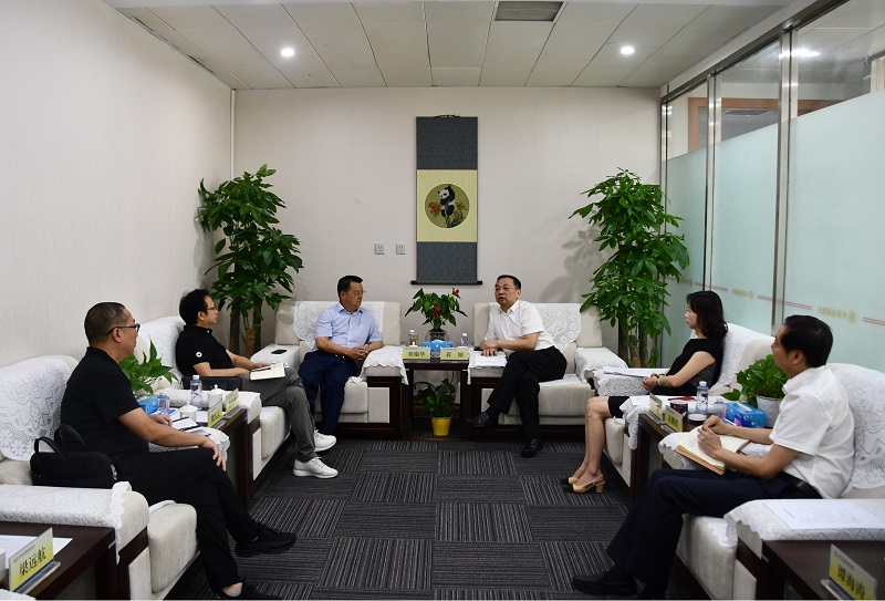 达州市常务副市长邓瑜华一行到访公司